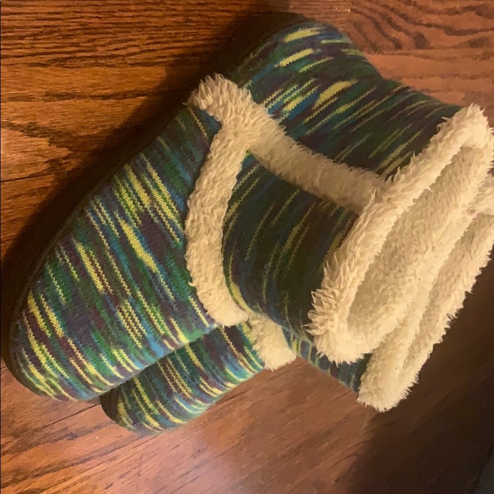 Slippers - Picture 2 of 4